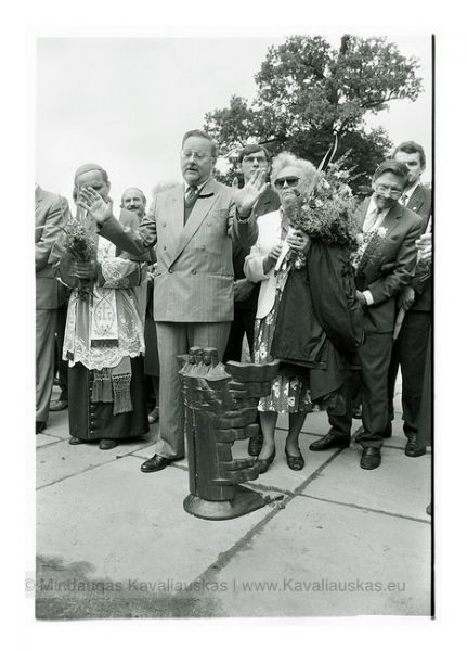 Paminklo Dariui ir Girėnui atidengimo diena. 1993 07 17